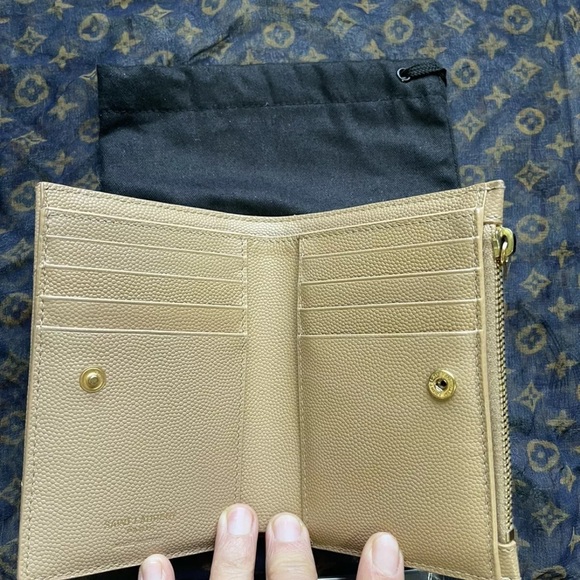 YSL MONOGRAM GRAIN DE POUDRE  WALLET - Picture 4 of 9